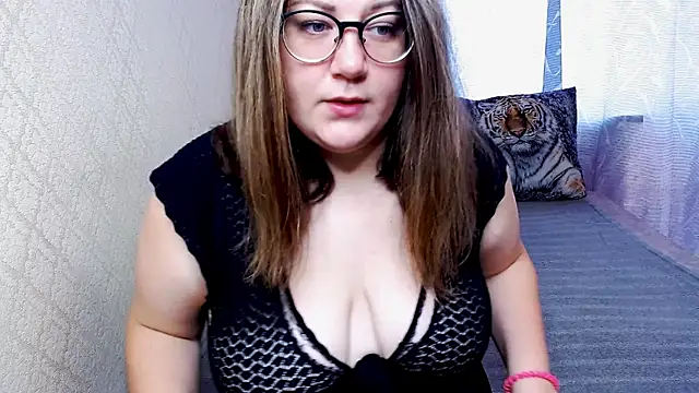 Sindy Jeniceee online show from July 17, 2026, 6:42 am