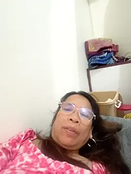 HotsexyNaughtysweetbaby online show from April 24, 2026, 1:13 pm