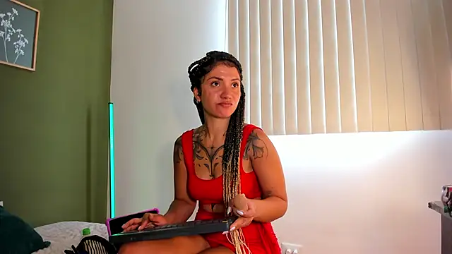 karlye 5 online show from March 25, 2026, 2:56 pm