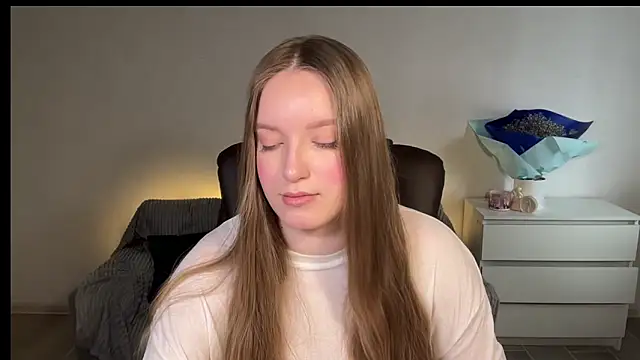 EvaMaddison online show from March 20, 2026, 5:45 am