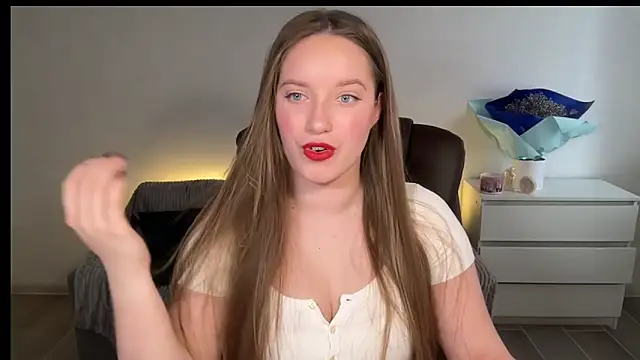 EvaMaddison online show from March 21, 2026, 5:34 am