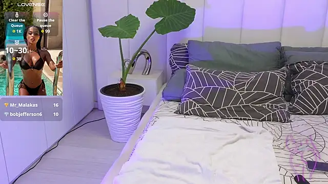 KimiBrown online show from December 10, 2024, 8:30 am