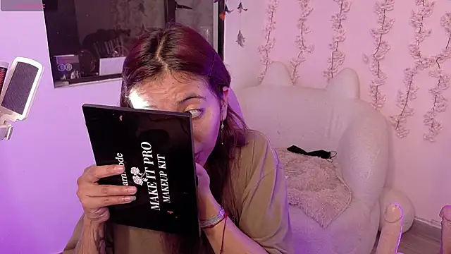 Nami usagi online show from April 15, 2026, 7:10 pm