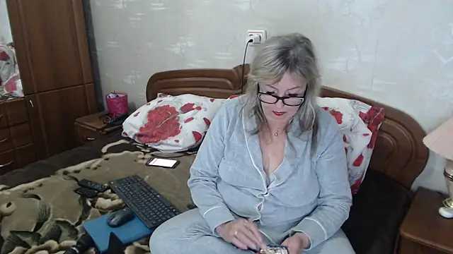 Snapshot of Kallliina chatting on October 2, 2025, 6:31 am Kallliina online show from October 2, 2025, 6:31 am