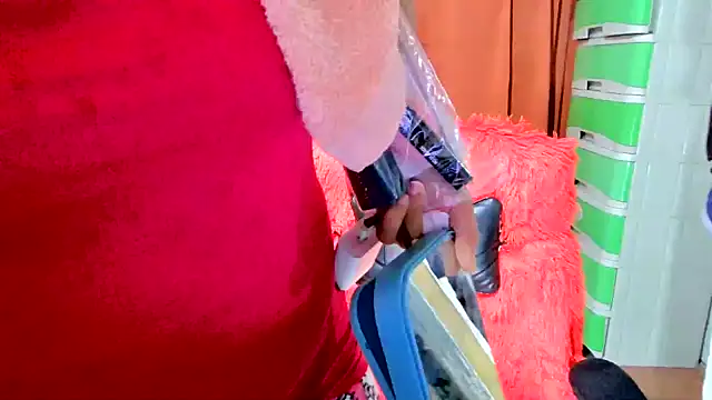 M e c e l online show from September 17, 2025, 7:37 pm