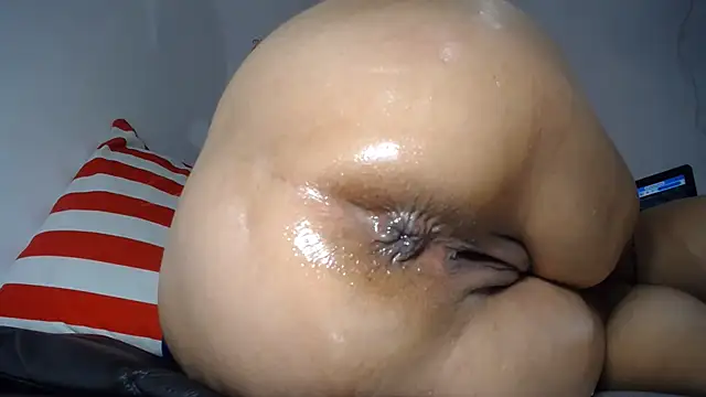 Vanessasweet2304 online show from July 15, 2026, 11:43 pm