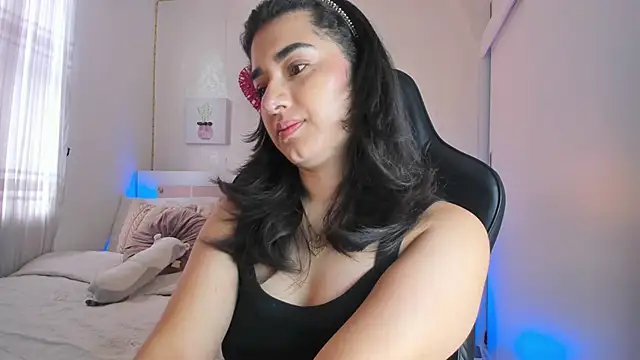 annadu011 online show from February 12, 2025, 2:10 pm