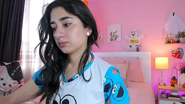 annadu011 online show from October 16, 2025, 3:13 pm