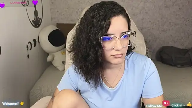 Snapshot of blue__moon_ chatting on January 23, 2025, 5:56 am blue moon online show from January 23, 2025, 5:56 am