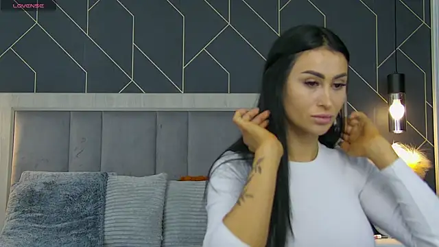 EmyLaveau online show from March 23, 2026, 6:17 am