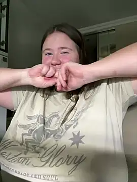 remirann  online show from December 28, 2024, 9:51 pm