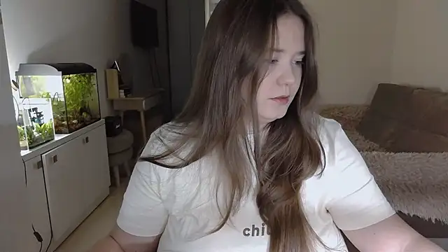 remirann  online show from February 18, 2025, 4:05 pm