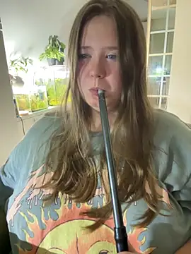 remirann  online show from September 12, 2025, 8:20 pm