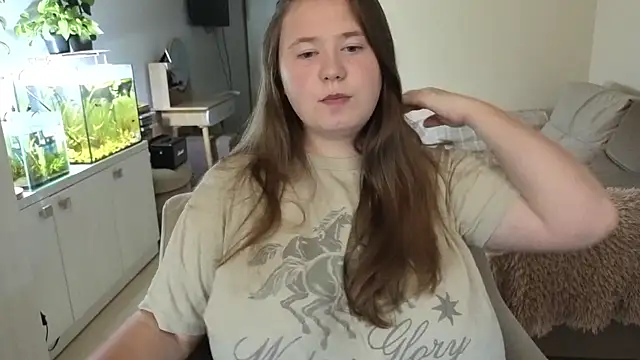 remirann  online show from September 29, 2025, 12:10 pm