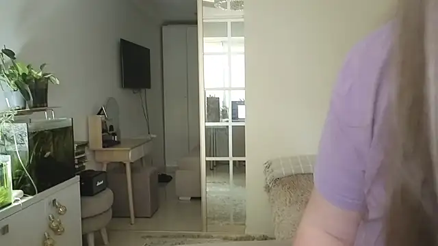 remirann  online show from January 17, 2026, 1:49 pm