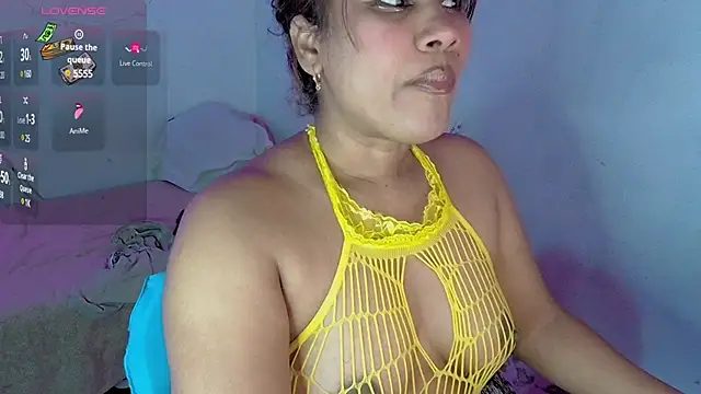 kiarybell   online show from February 3, 2025, 3:09 am