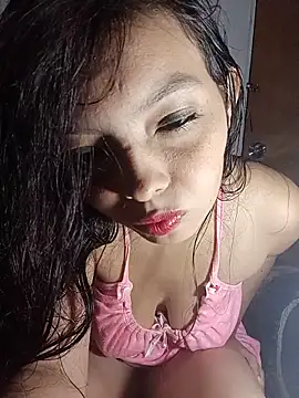 Melanymartinez105 online show from May 16, 2026, 2:41 am