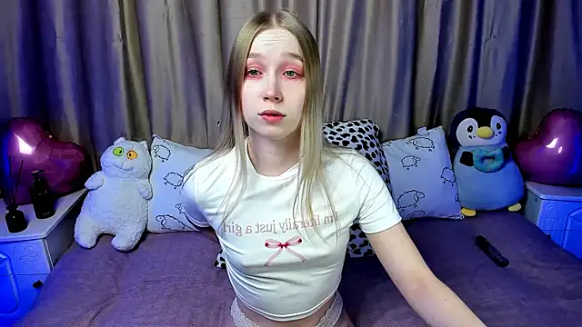 Snapshot of LilyStarlight chatting on February 14, 2025, 3:22 am LilyStarlight online show from February 14, 2025, 3:22 am