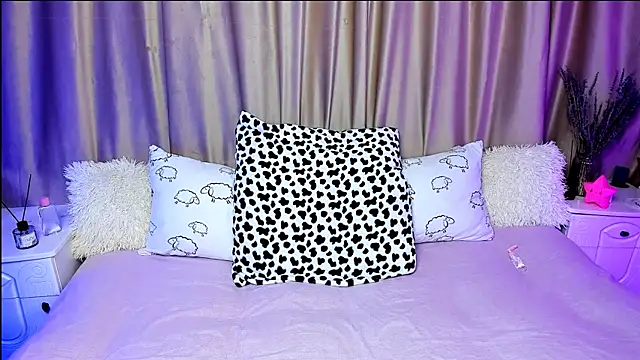 Snapshot of LilyStarlight chatting on September 21, 2025, 3:41 am LilyStarlight online show from September 21, 2025, 3:41 am