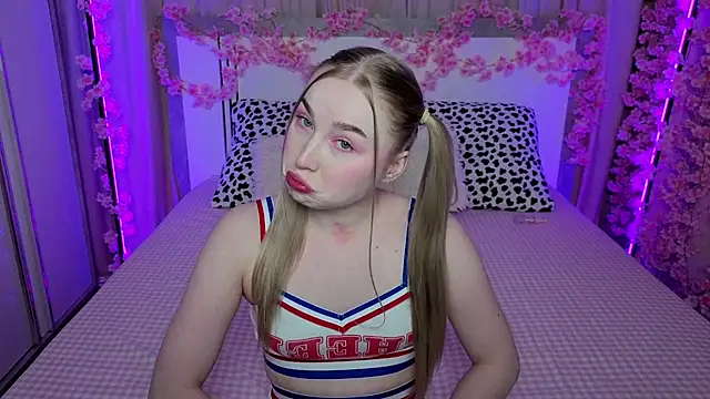 Snapshot of LilyStarlight chatting on April 20, 2026, 4:15 am LilyStarlight online show from April 20, 2026, 4:15 am