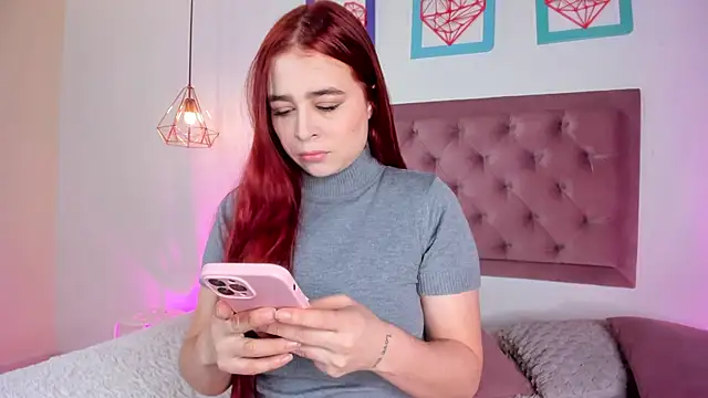 Marie Castelzc online show from March 8, 2025, 11:58 am