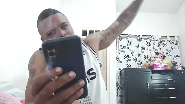 hot and naughty latin online show from February 19, 2025, 10:45 am