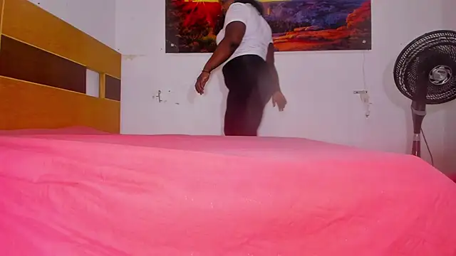  ebony-queen  online show from March 6, 2025, 12:09 pm