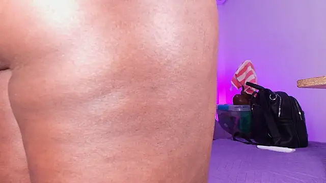  ebony-queen  online show from March 14, 2026, 3:12 am