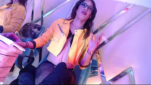 StefyFerrer online show from October 22, 2025, 2:45 am