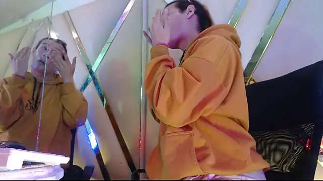 StefyFerrer online show from October 26, 2025, 2:39 am