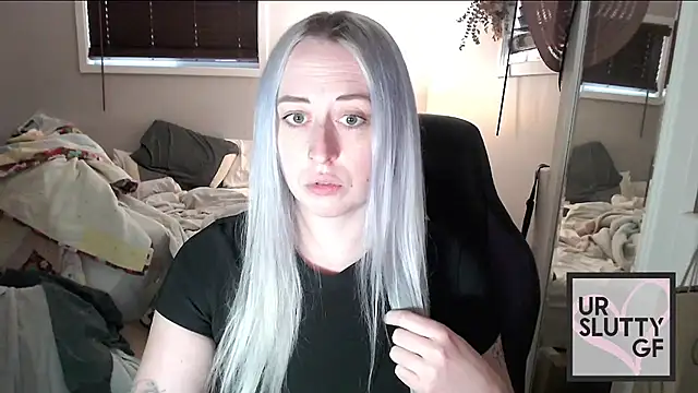 Snapshot of ursluttygf chatting on November 14, 2025, 10:07 pm ursluttygf online show from November 14, 2025, 10:07 pm