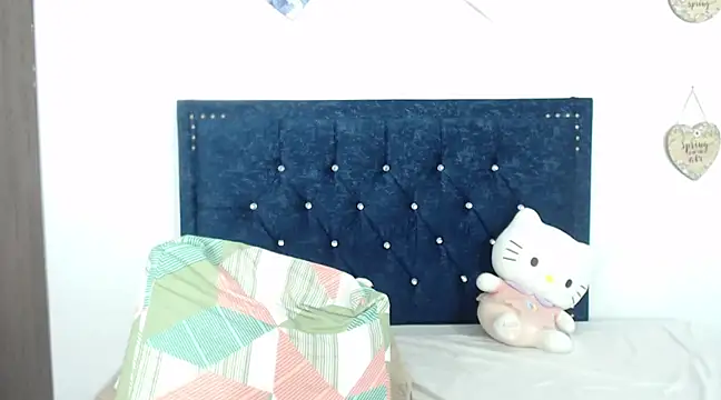 QueenSquirt  online show from February 20, 2025, 7:41 pm