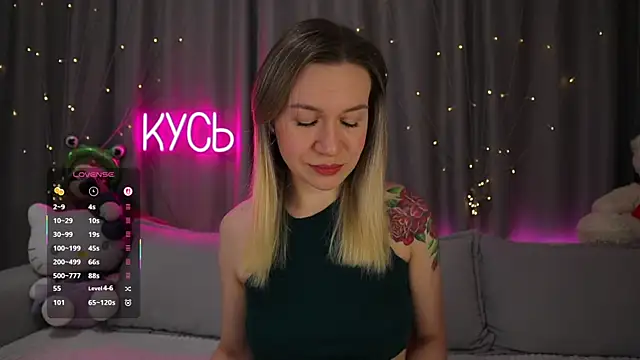  LadyMargo  online show from March 22, 2026, 10:46 pm