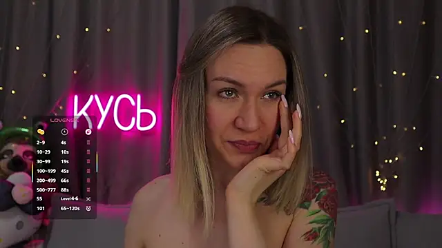  LadyMargo  online show from April 30, 2026, 12:39 am