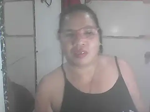 hotwet mama4uxx online show from February 11, 2025, 4:56 pm