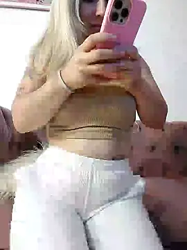 Snapshot of cositarica2555 chatting on March 27, 2026, 11:43 am cositarica2555 online show from March 27, 2026, 11:43 am