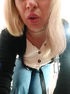 Snapshot of cositarica2555 chatting on April 11, 2026, 11:14 am cositarica2555 online show from April 11, 2026, 11:14 am