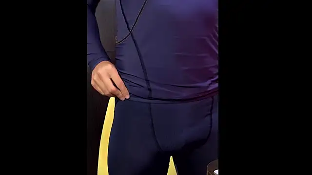 Snapshot of asiahot_liam chatting on January 29, 2025, 11:41 am asiahot liam online show from January 29, 2025, 11:41 am