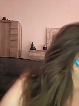 Snapshot of cristalines chatting on March 5, 2026, 10:11 am cristalines online show from March 5, 2026, 10:11 am