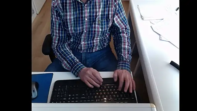 dutchpornking online show from February 1, 2025, 11:43 am