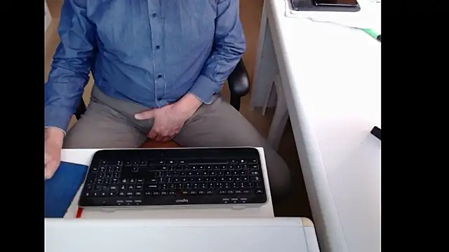 dutchpornking online show from February 18, 2026, 3:19 pm