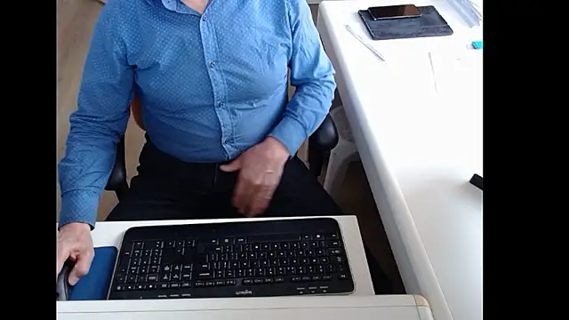 dutchpornking online show from March 22, 2026, 8:07 am