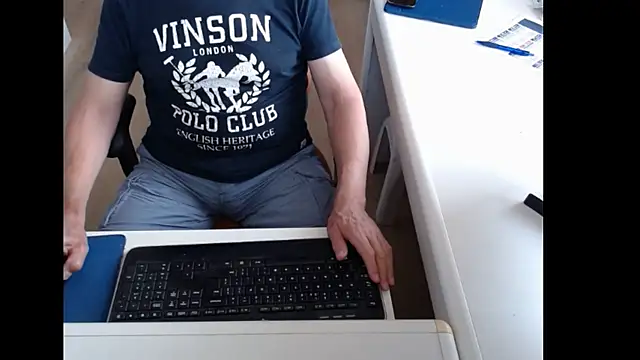 dutchpornking online show from June 20, 2026, 8:06 am