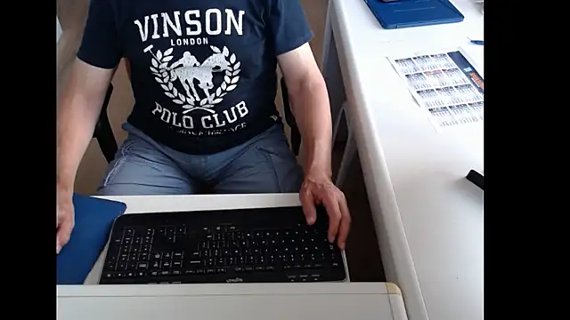 dutchpornking online show from June 21, 2026, 6:49 am