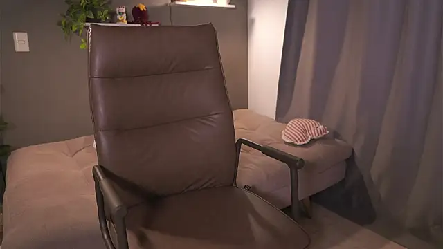 HannahEvanss online show from February 13, 2026, 12:01 pm