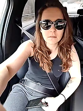 Tinas5 online show from March 3, 2026, 1:06 pm