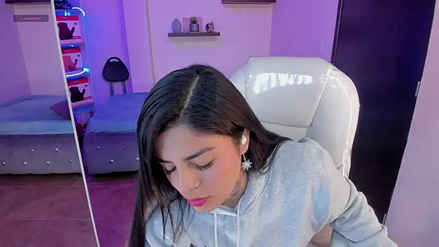 Catalinaa martinez online show from December 30, 2024, 6:16 pm