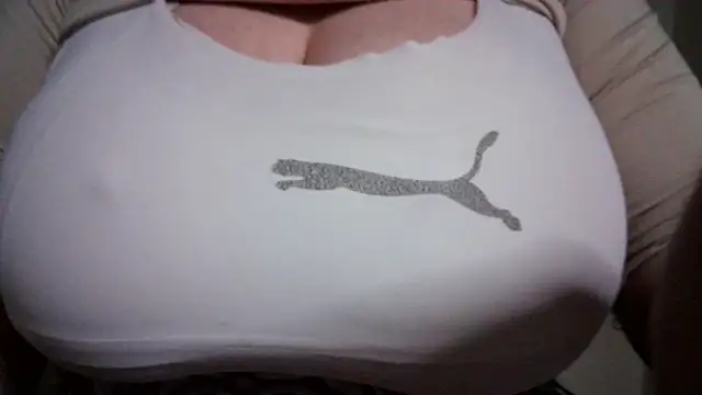 AnnyelinnaLove online show from December 1, 2025, 10:37 pm