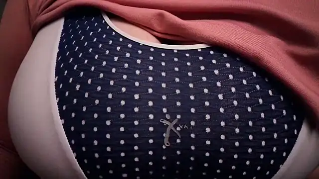 AnnyelinnaLove online show from December 14, 2025, 6:19 am