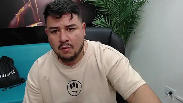 Snapshot of oso_dirty_ chatting on December 19, 2024, 5:50 pm oso dirty  online show from December 19, 2024, 5:50 pm